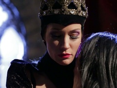 Sexy queen Jessica Drake gets her twat hammered well