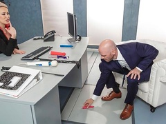 Cute short-haired MILF Ryan Keely shows off her skills for a new lover