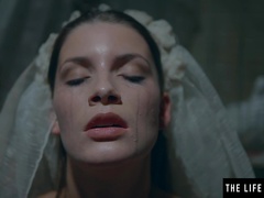 Pulling up her tattered wedding dress and rubbing her wet pussy - Hd