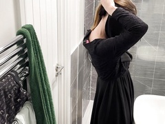 OMG!!! Hidden cam in AIRBNB apartment caught muslim arab girl in hijab taking shower and masturbate