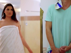 A beautiful girl helps some voyer unload his man-sack at the spa.