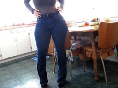 mom WIDE HIPS BUTT THIGHS