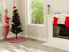 Stunning blonde proves her style on a serious dick