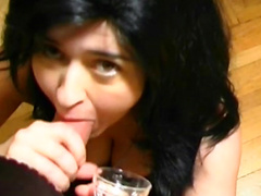 Brunette babe likes to swallow