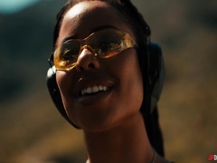 Kayley Gunner, Nicole Doshi - Machine Gunner - Episode 1