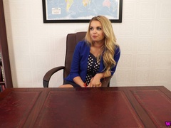 Sexy blondie with nice bum exposes her juicy booty during her solo