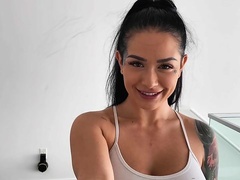 Katrina Gets A Pervy Massage